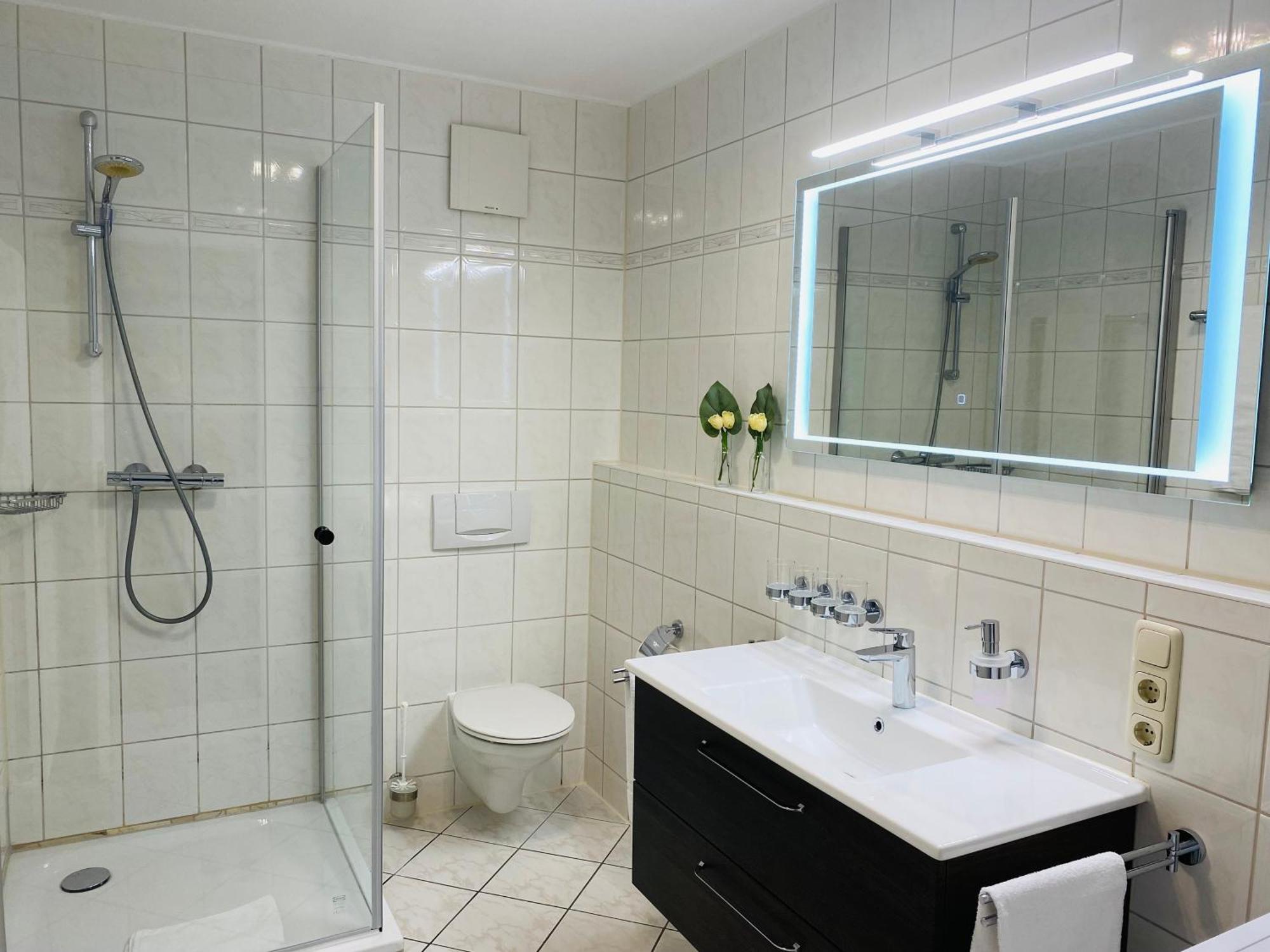 Ostseeurlaub-Goehren Ferienwohnung Sanddollar Im Haus Strandeck Ngoại thất bức ảnh